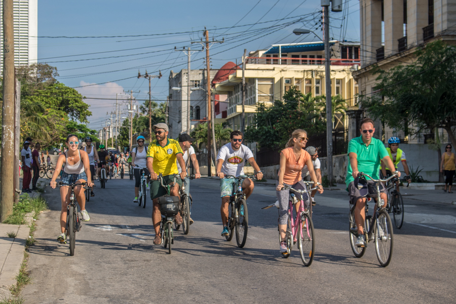 Muchos extranjeros participan de la ruta ideada por Bicicleteando Habana
