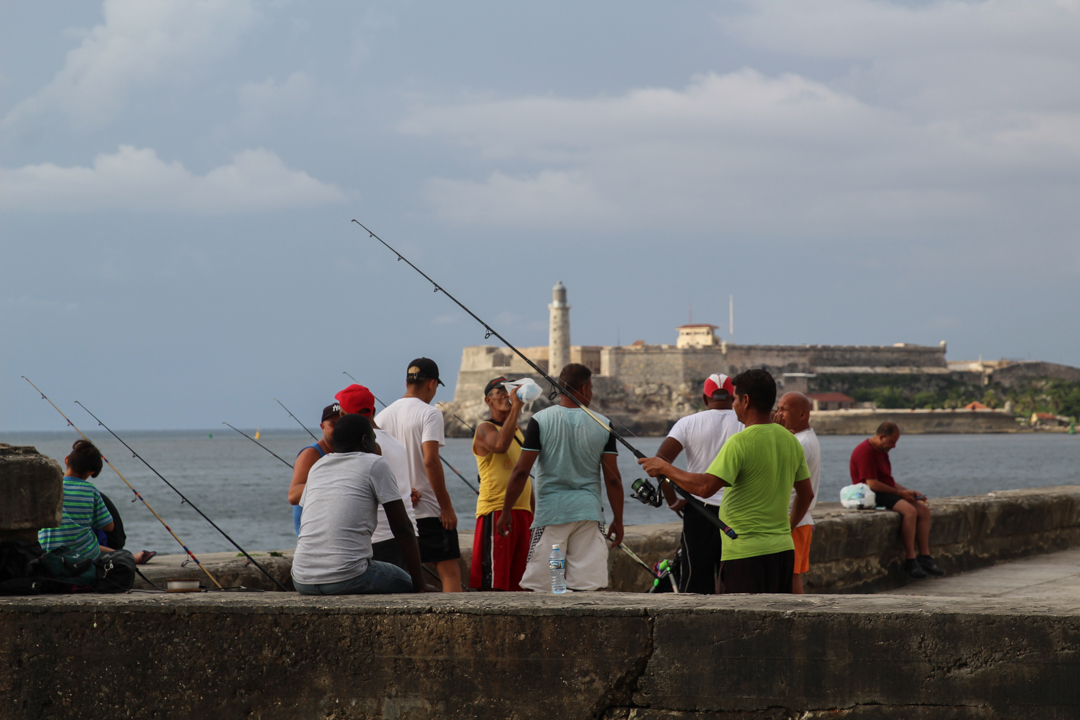 Con la nueva Ley de pesca, el gobierno espera revertir la situación de un sector económico que da empleo a más de 18 000 pescadores privados
